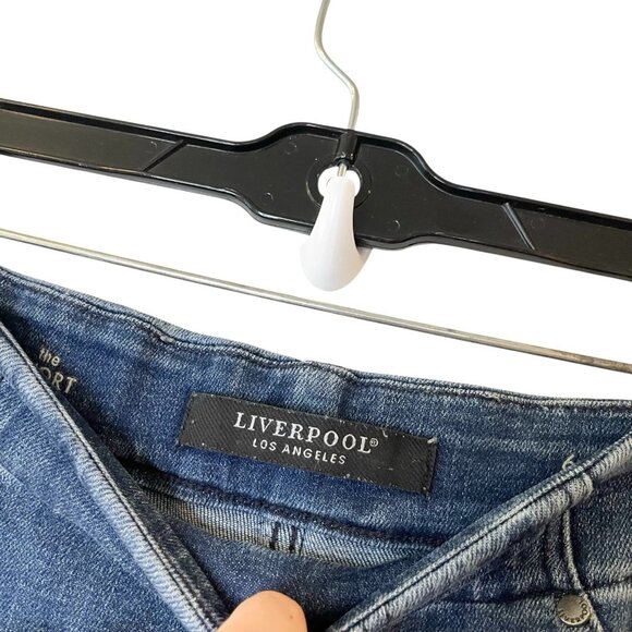 LIVERPOOL Pull-On Roll Cuff Blue Stretchy Jean Shorts The Short Size 6/28 - Picture 4 of 8